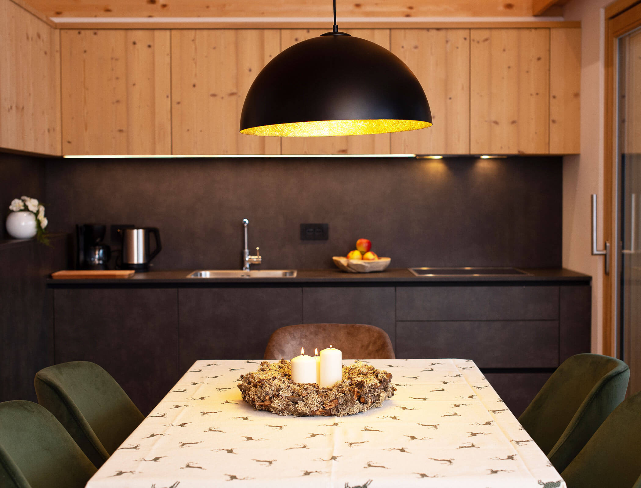 Apartment 1 - Esstisch