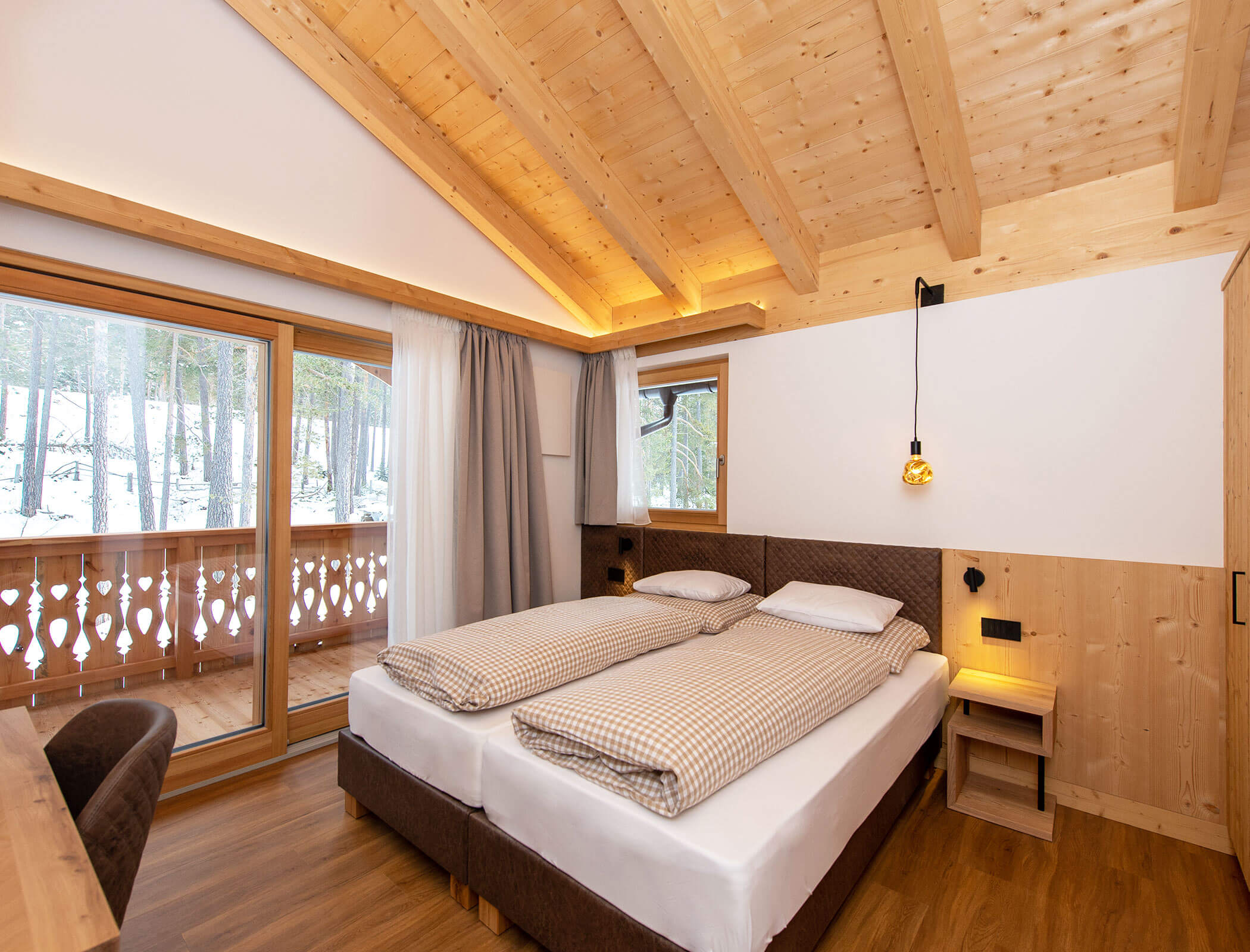 Apartment - Zimmer mit Zugang zum Balkon