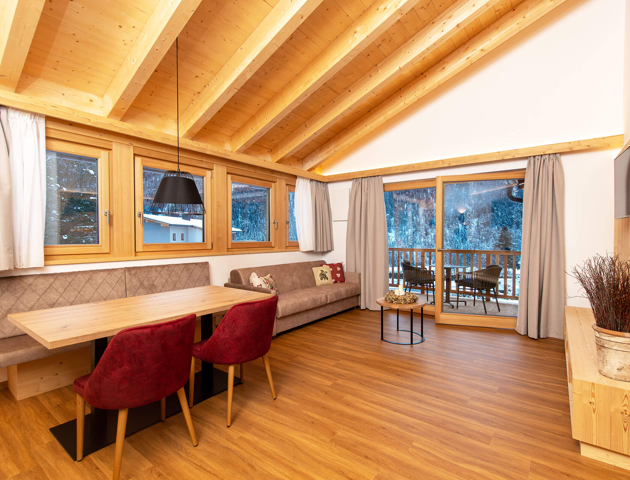 Apartment 6 - Wohnraum mit Terrasse